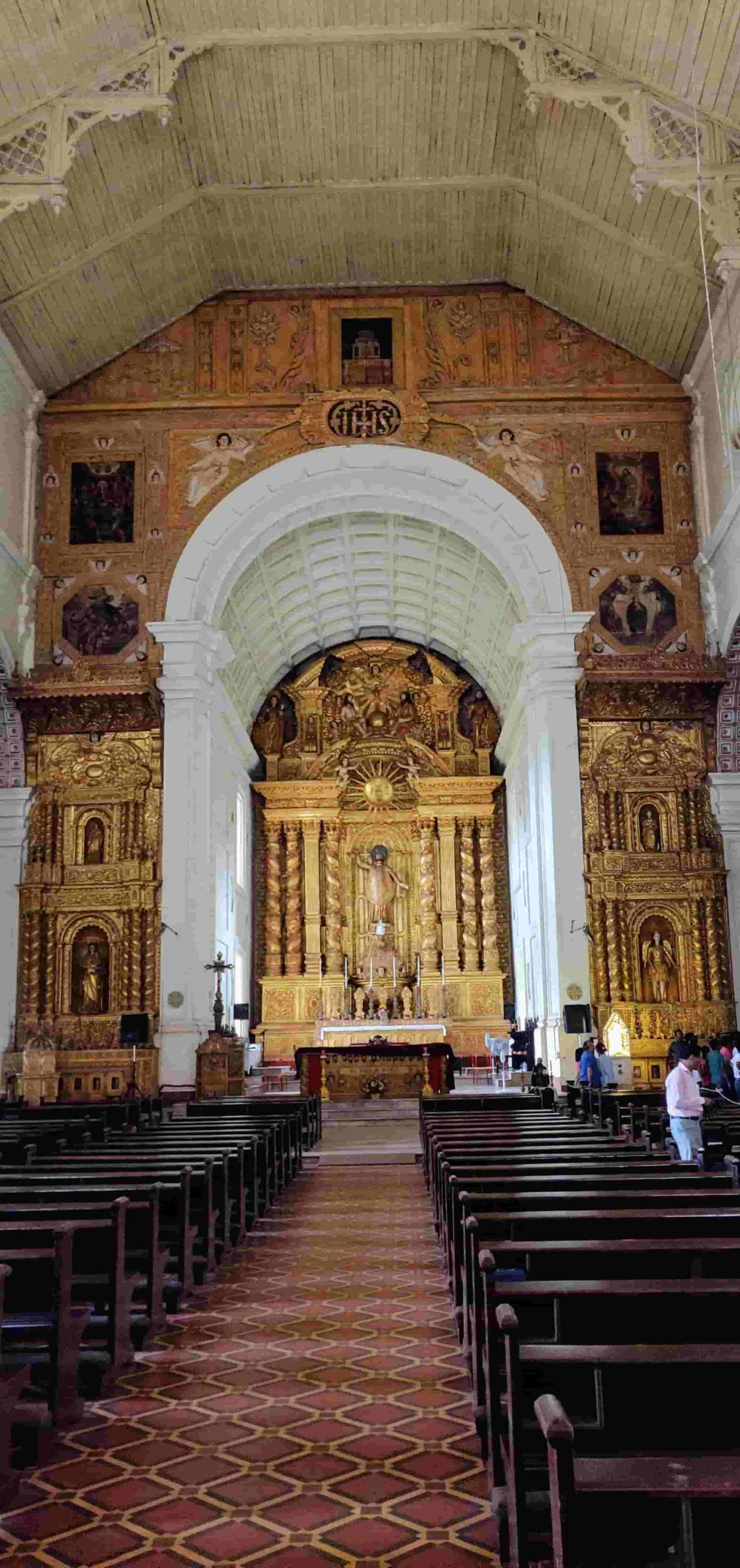 Things To Do In Goa in 2 Days Trip-Basilica of Bom Jesus Church