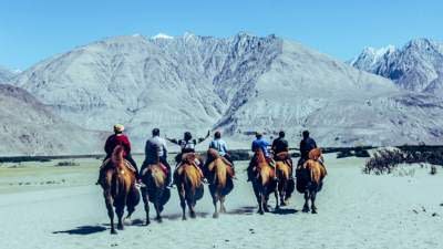 Read more about the article ENJOY BACTRIAN CAMEL RIDE – IN NUBRA VALLEY (LADAKH)